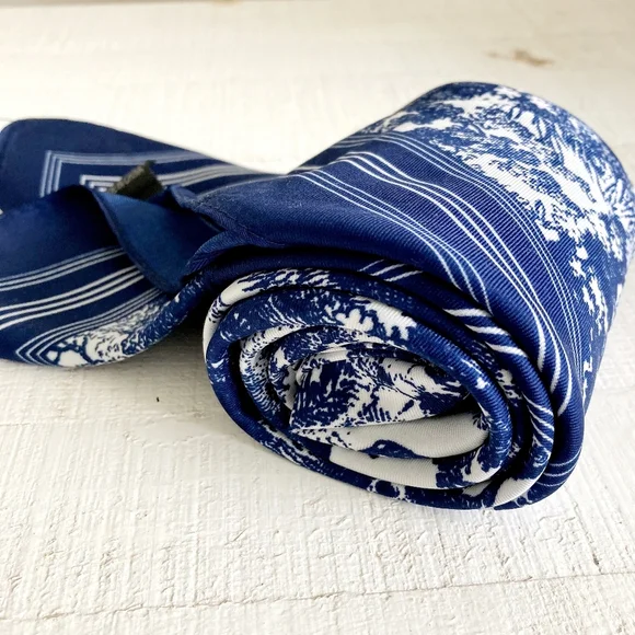 Floral Satin Square Scarf Blue White 35" Head Hair Neck Bandana Preppy New - Picture 15 of 17